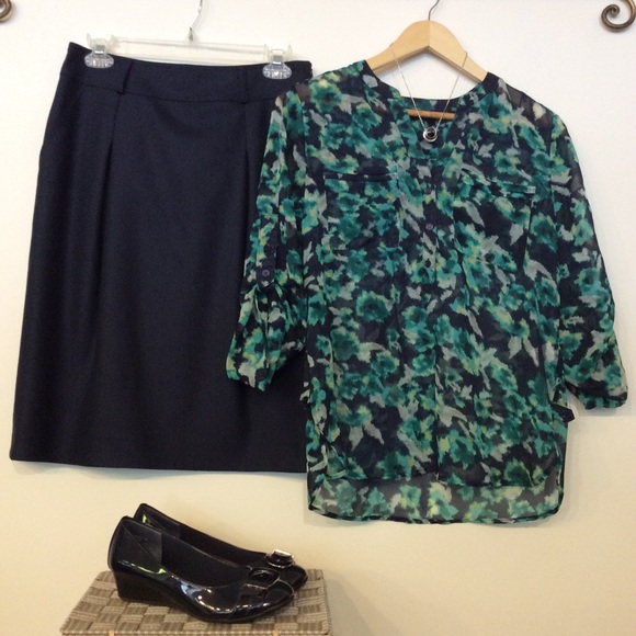 Burberry Dresses & Skirts - Burberry Pencil Skirt Burberry Dresses & Skirts - Burberry Pencil Skirt